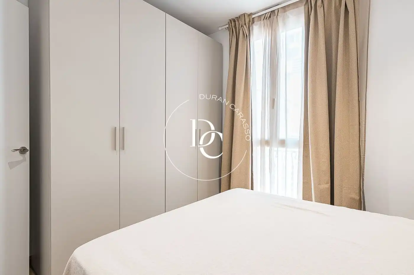 Bedroom of Flat for sale in Barcelona  with Air Conditioner, Heating and Terrace