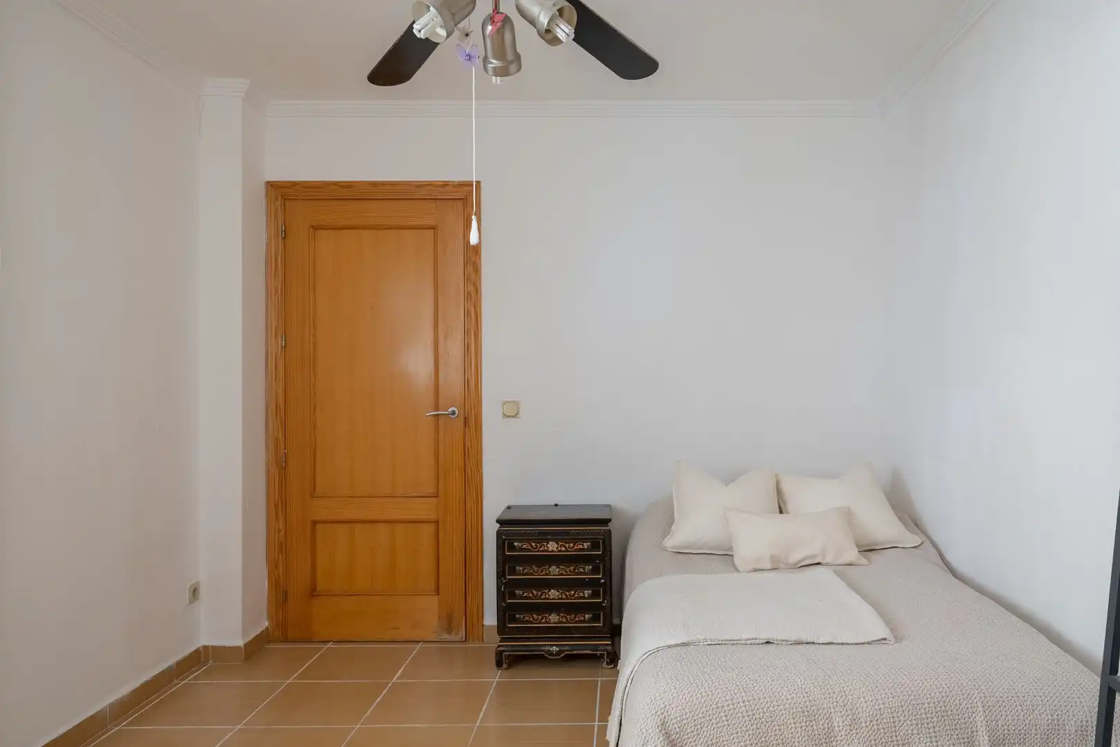 Dormitori de Apartament en venda en Fuengirola amb Terrassa