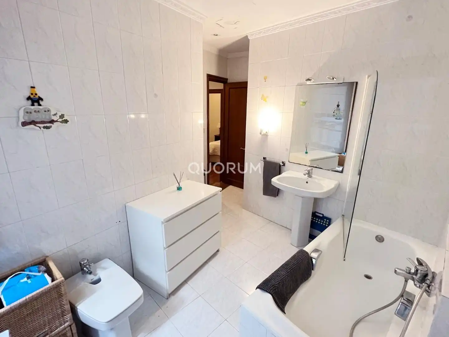Badezimmer von Wohnung zum Verkauf in Bilbao  mit Heizung