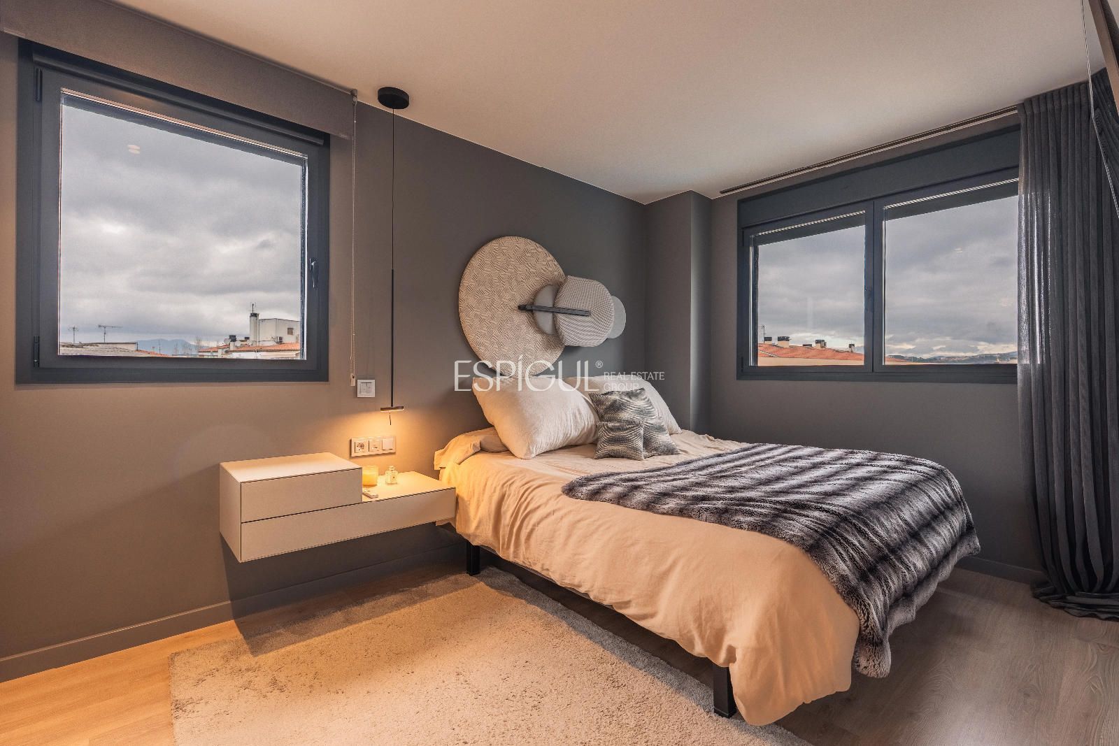 Bedroom of Flat for sale in Girona Capital  with Air Conditioner, Heating and Terrace