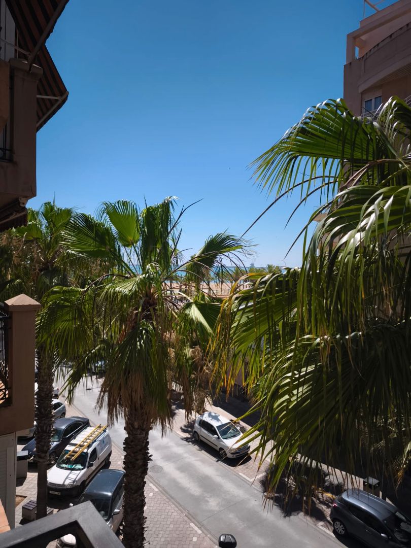 Vista exterior de Pis en venda en  Melilla Capital amb Aire condicionat, Moblat i Balcó