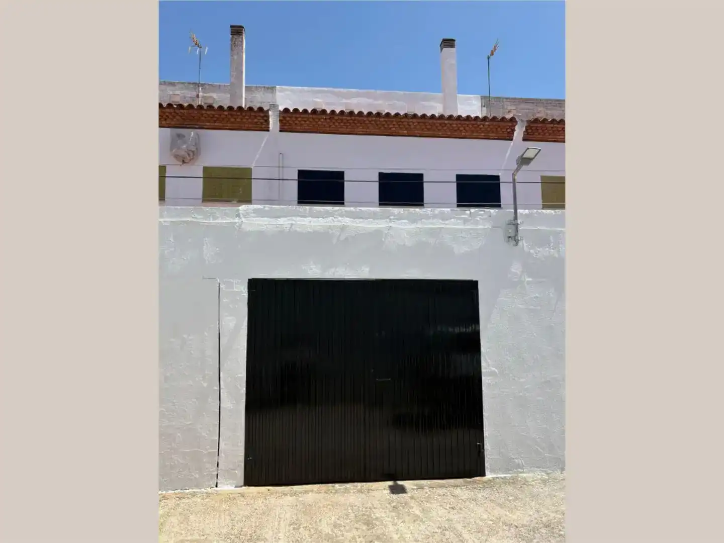 Exterior view of Flat for sale in Malcocinado  with Air Conditioner, Storage room and Furnished