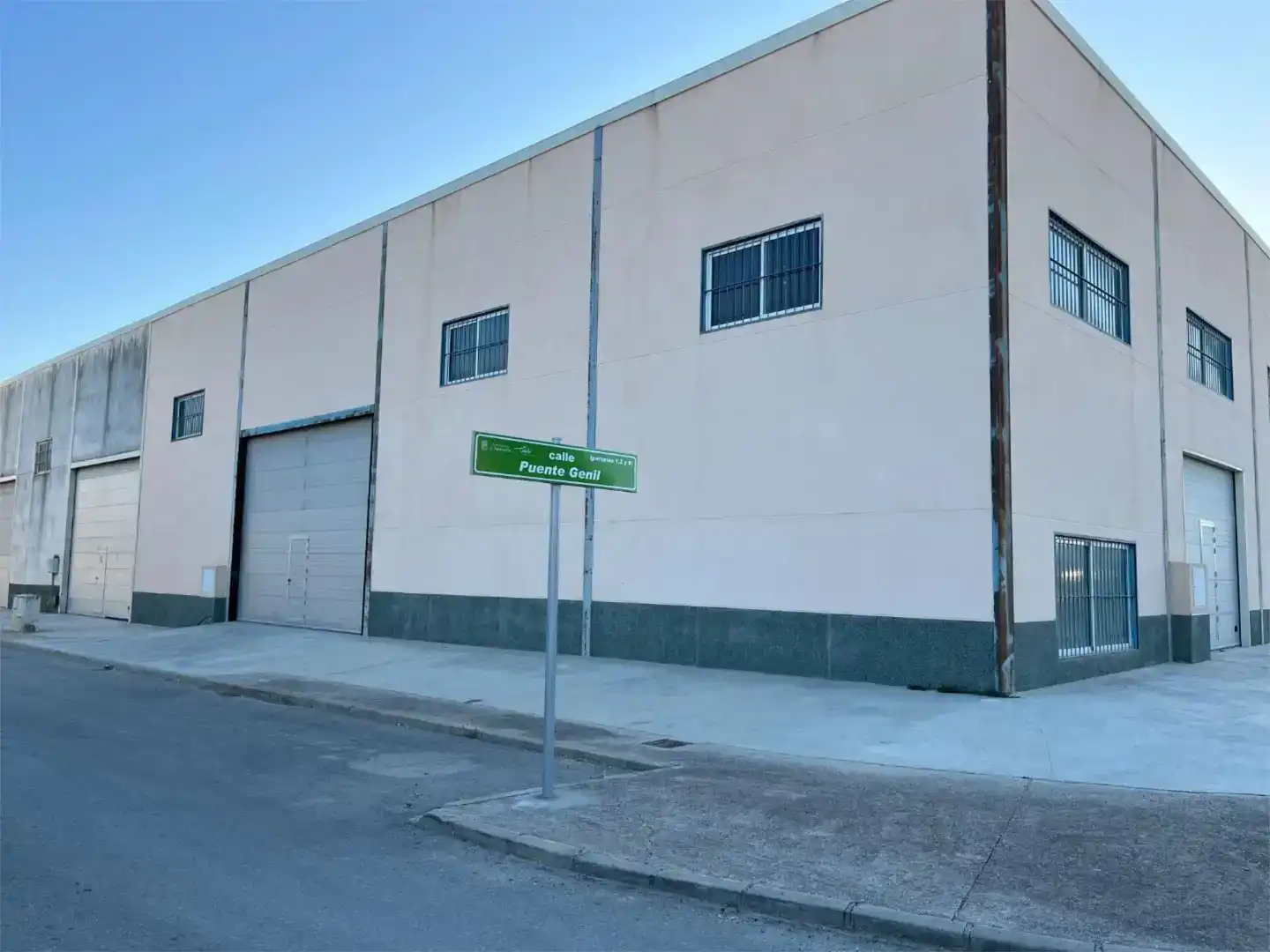 Nau industrial de lloguer a Calle Santaella, Santaella