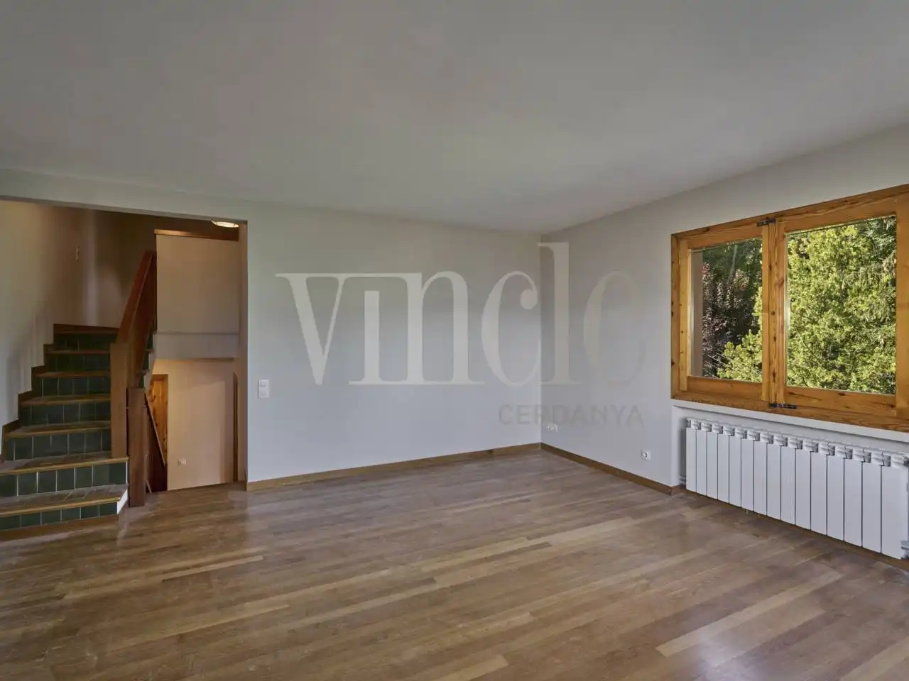 Bedroom of Detached homes for rent in Alp  with Heating and Parquet flooring