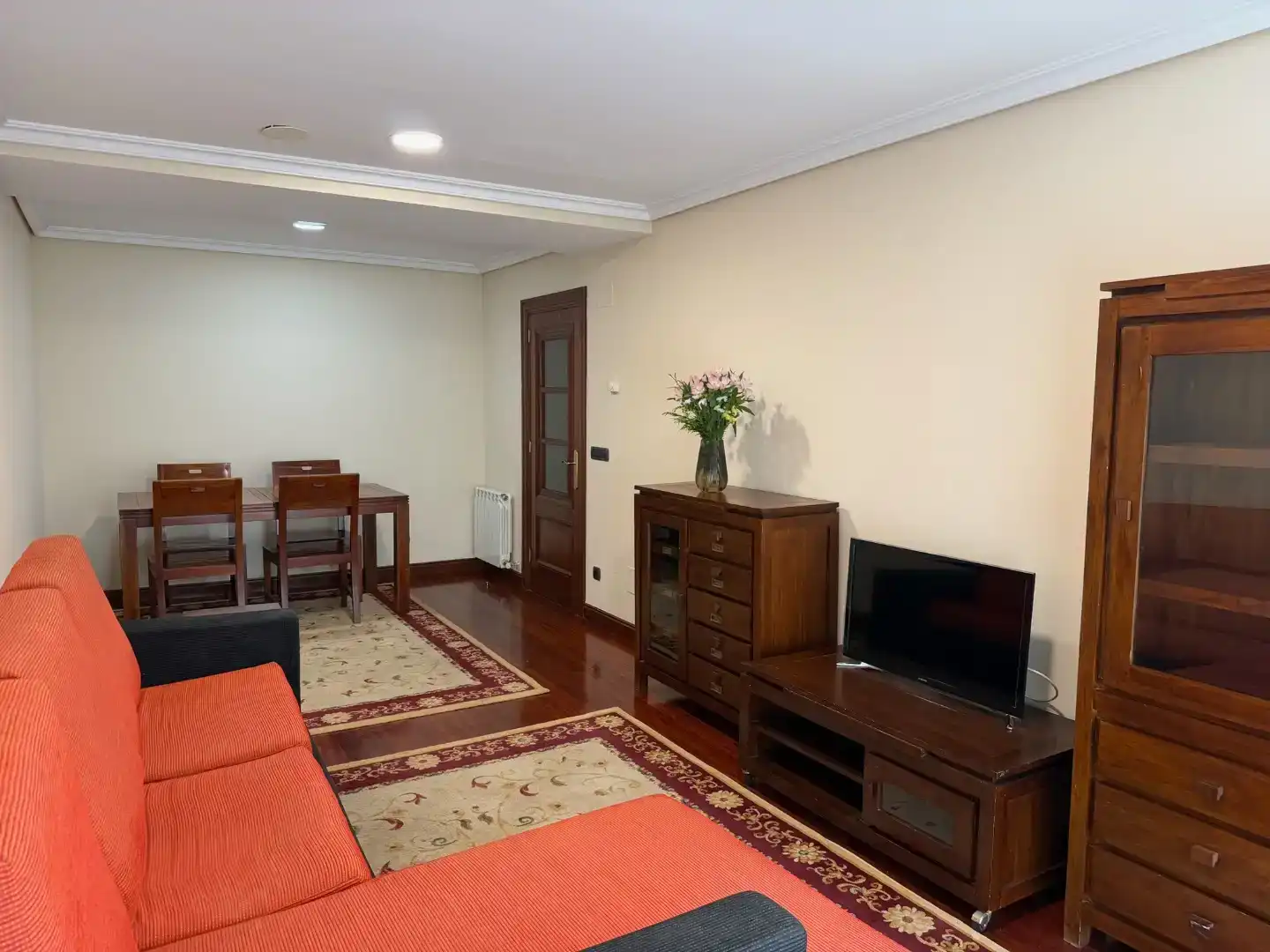 Sala de estar de Piso de alquiler en Vigo  con Parquet, Trastero y Amueblado