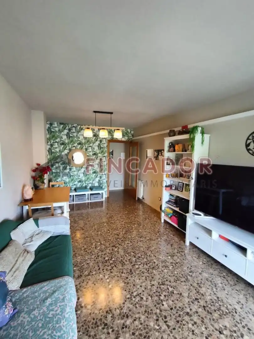 Sala d'estar de Pis en venda en Terrassa amb Aire condicionat, Calefacció i Parquet