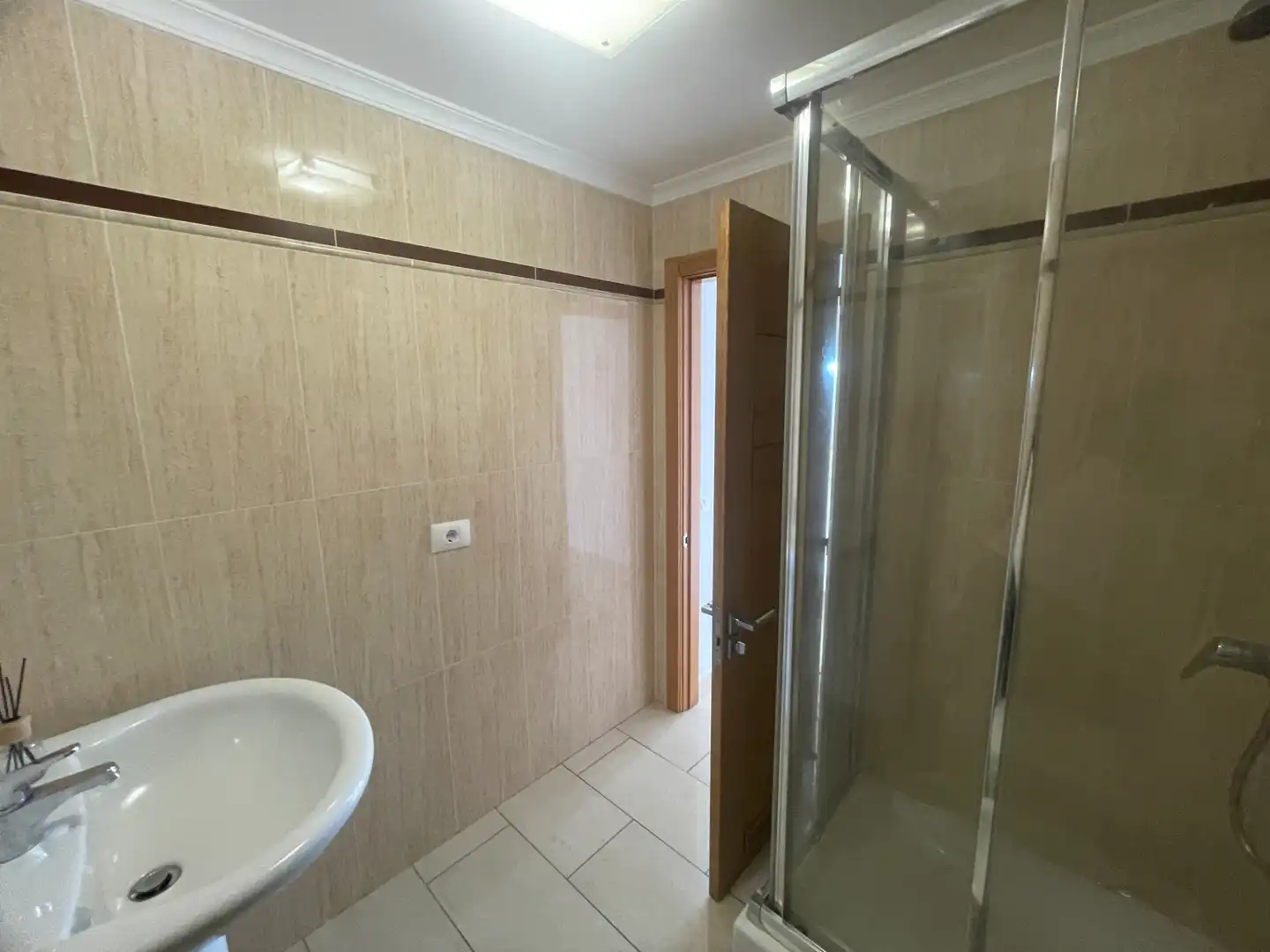 Baño de Ático en venta en Telde con Terraza, Horno y Internet