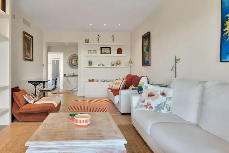 Wohnzimmer von Dachboden zur Miete in Marbella mit Klimaanlage, Terrasse und Schwimmbad