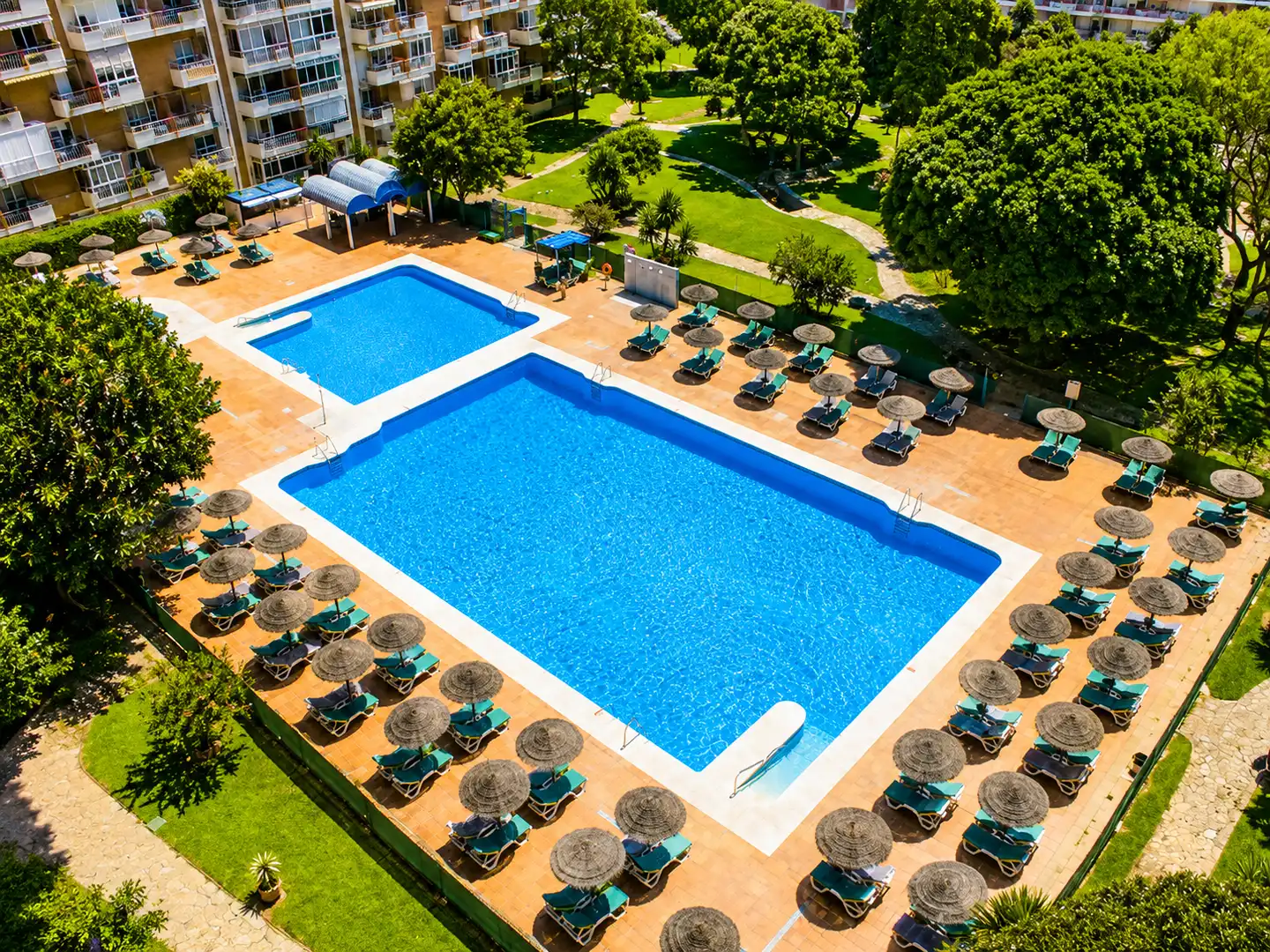 Swimming pool of Apartments for sale in Benalmádena  with Air Conditioner, Heating and Terrace