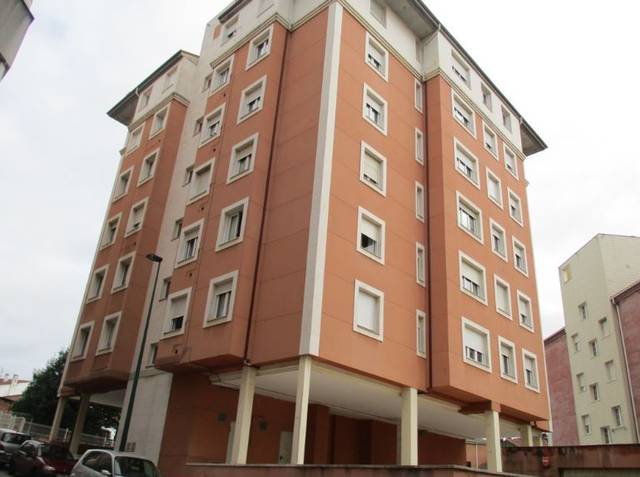 Piso en Venta en C/ Brigadas Internacionales  en Centro