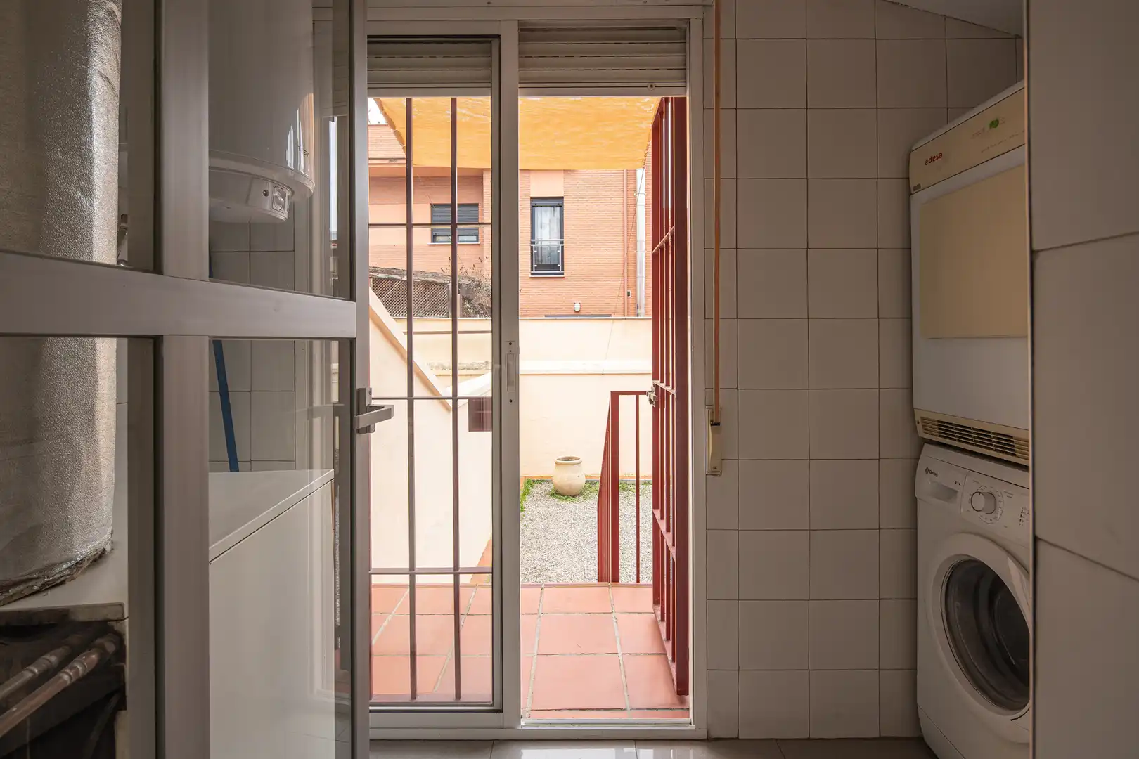 Casa adosada en venta en Angustias - Chana - Encina