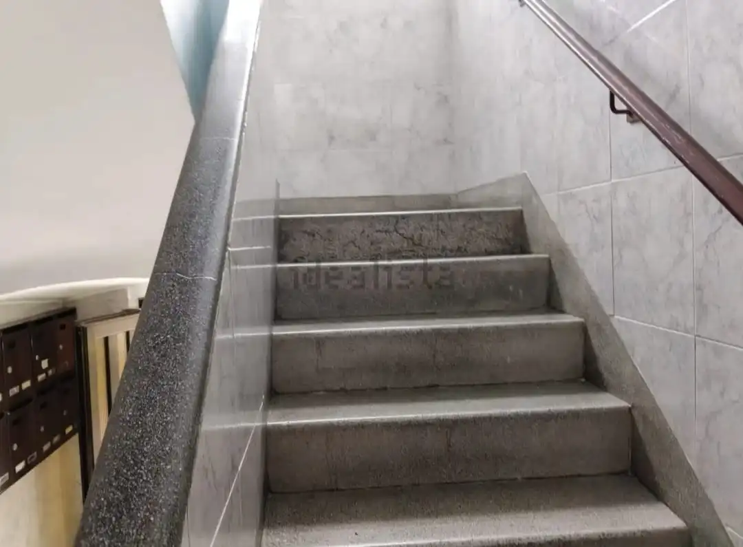 Piso en venta en Aller con Calefacción, Trastero y Amueblado