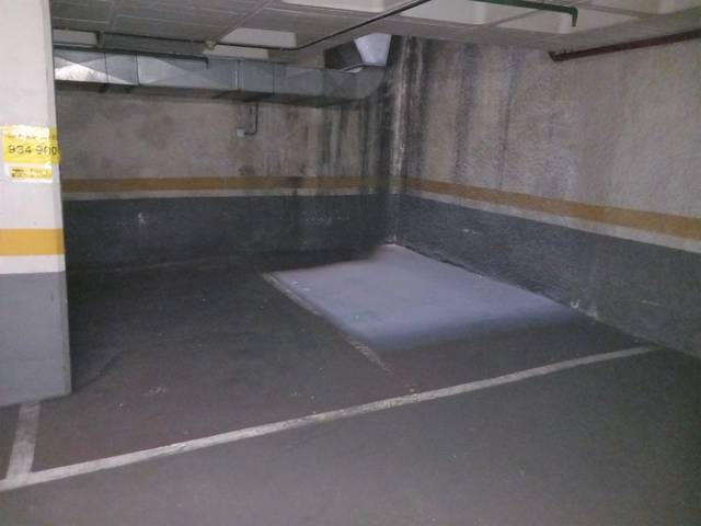 Garaje en Alquiler en Carrer de Violant d'Hongria Reina d'Aragó en Sants