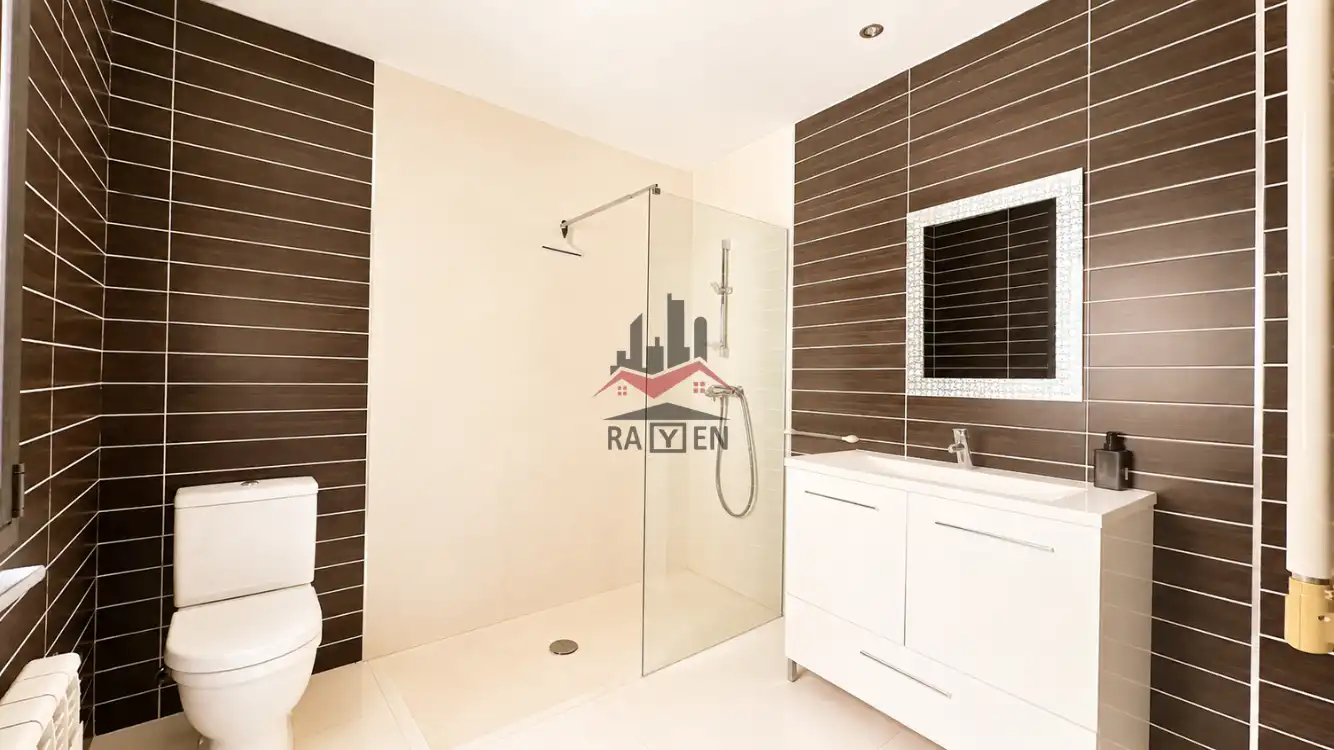 Duplex con ascensore in affitto a Centre, imagen 26