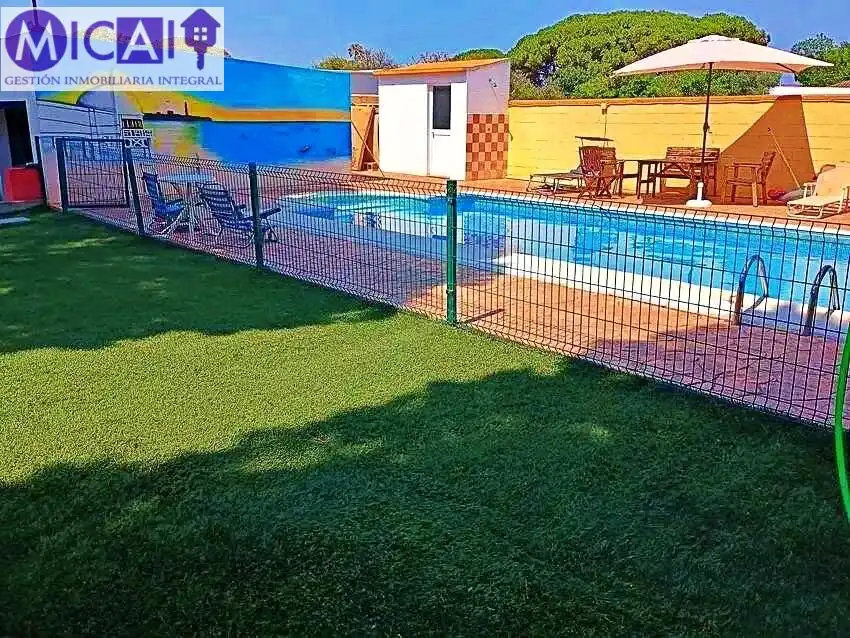 Piscina de Casa o xalet en venda en Chiclana de la Frontera amb Aire condicionat, Jardí privat i Traster