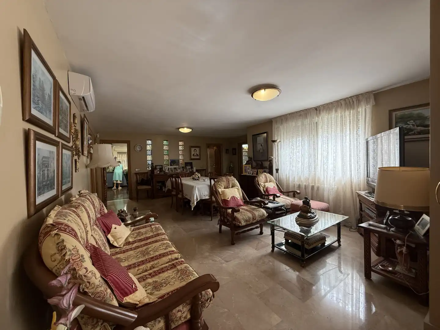 Sala d'estar de Casa o xalet en venda en L'Alfàs del Pi amb Aire condicionat, Calefacció i Jardí privat
