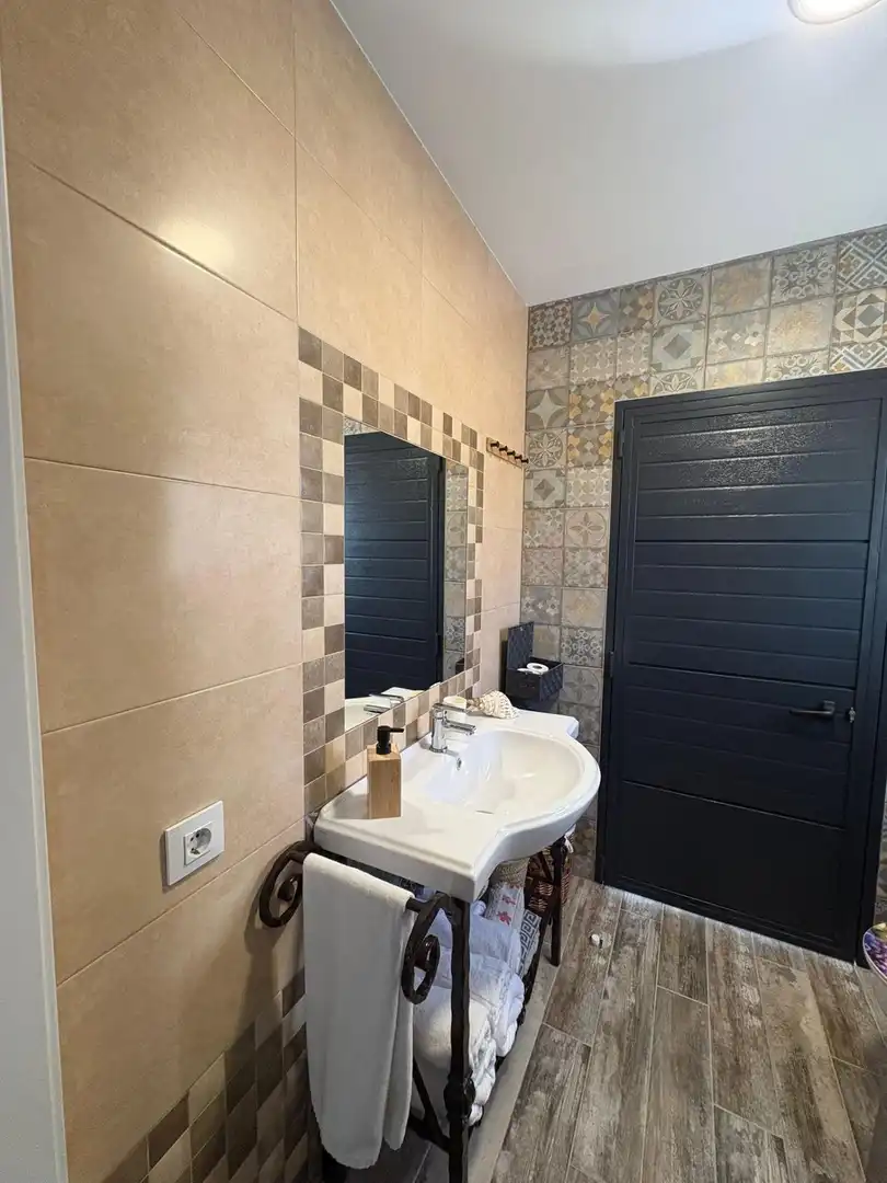 Baño de Casa o chalet de alquiler en Chiclana de la Frontera con Aire acondicionado, Jardín privado y Piscina