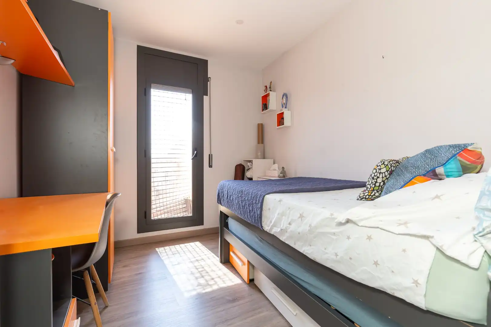 Habitación de Ático en venta en Rubí con Aire acondicionado, Calefacción y Terraza