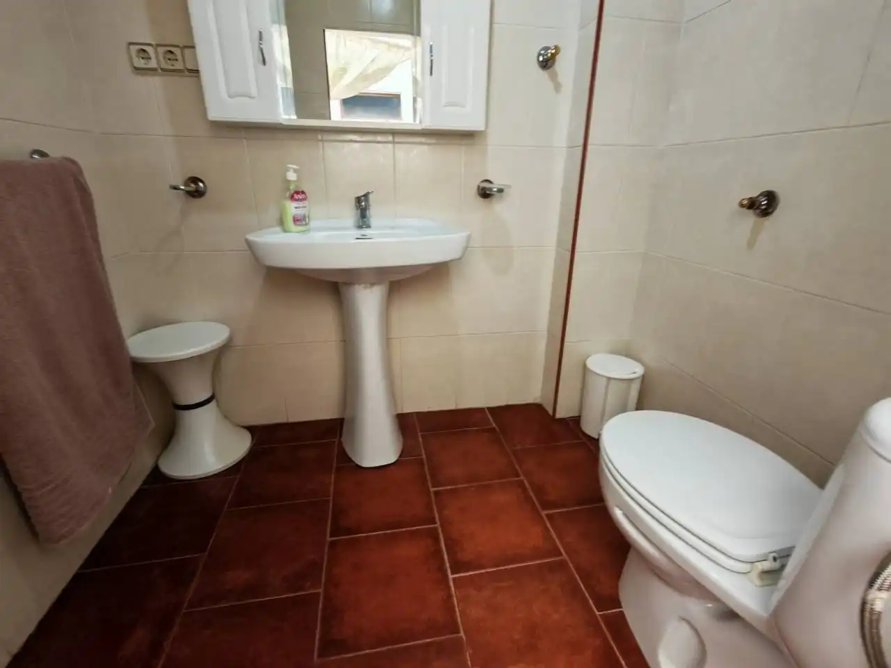 Badezimmer von Wohnung zum Verkauf in Huétor Tájar mit Privatgarten