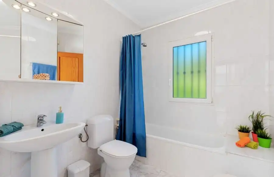 Baño de Casa o chalet de alquiler en Calpe / Calp con Aire acondicionado, Calefacción y Terraza