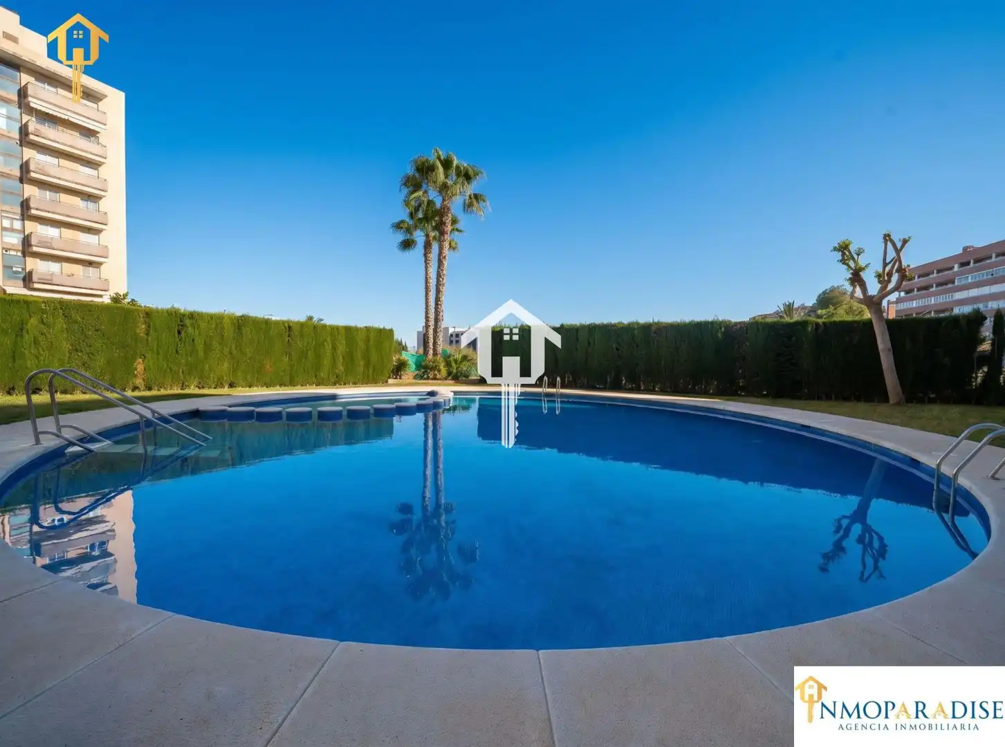 Piscina de Pis en venda en Alicante / Alacant amb Aire condicionat, Jardí privat i Terrassa