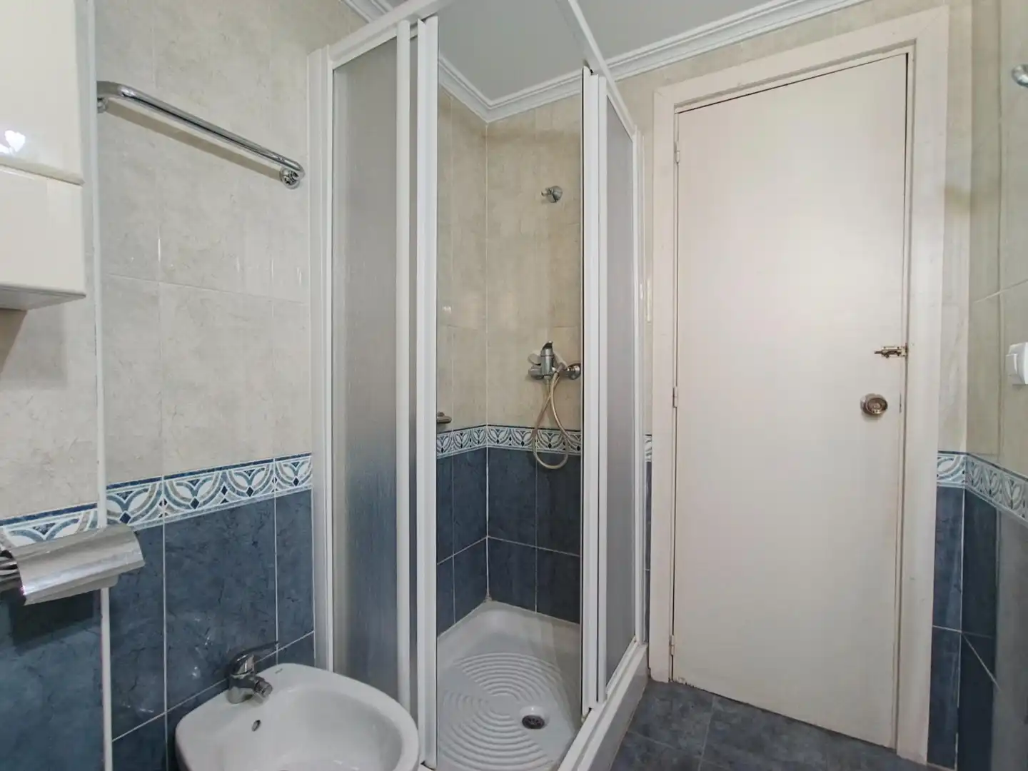 Baño de Piso en venta en Sevilla con Aire acondicionado y Balcón