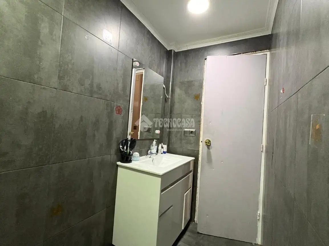 Bathroom of Flat for sale in Málaga  with Air Conditioner and Terrace