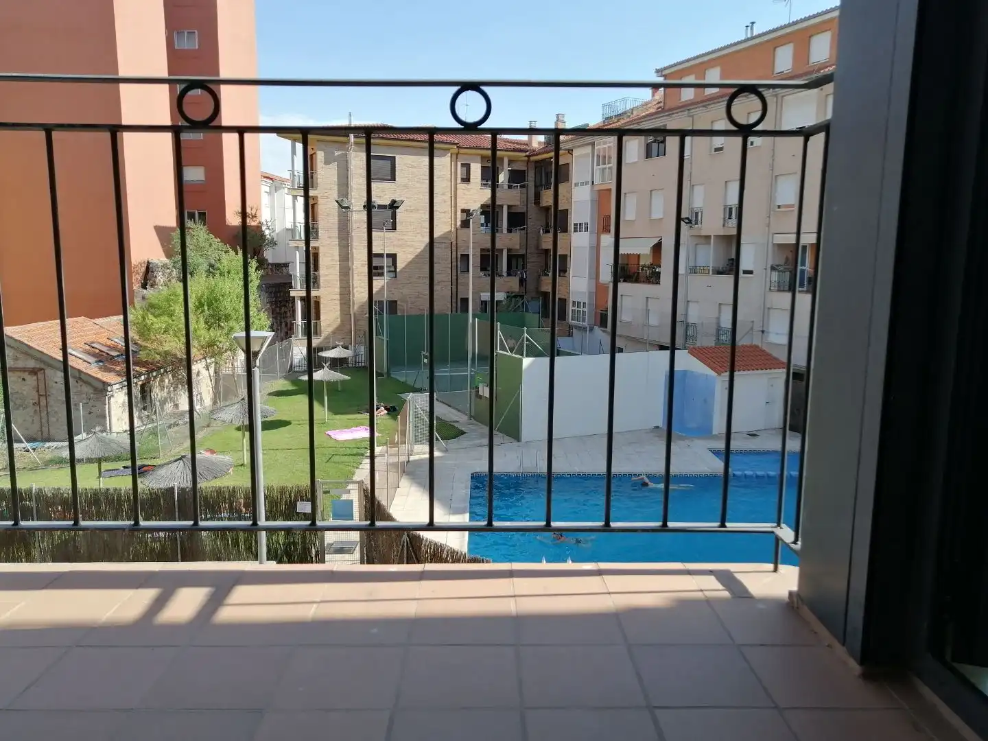 Schwimmbecken von Wohnung zur Miete in Zamora Capital  mit Privatgarten, Parkett und Terrasse