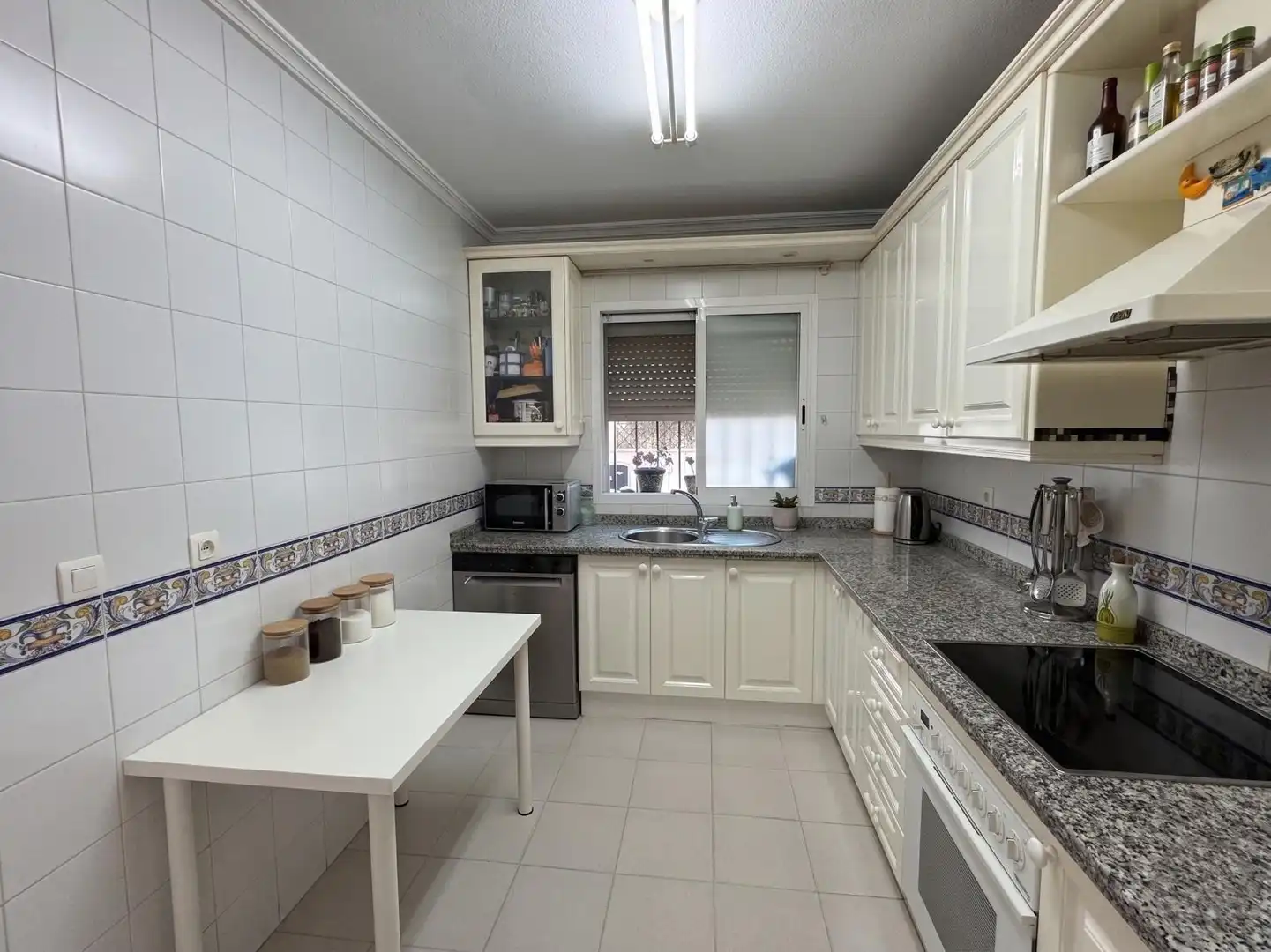 Casa adosada en venta en Tomares, Sevilla