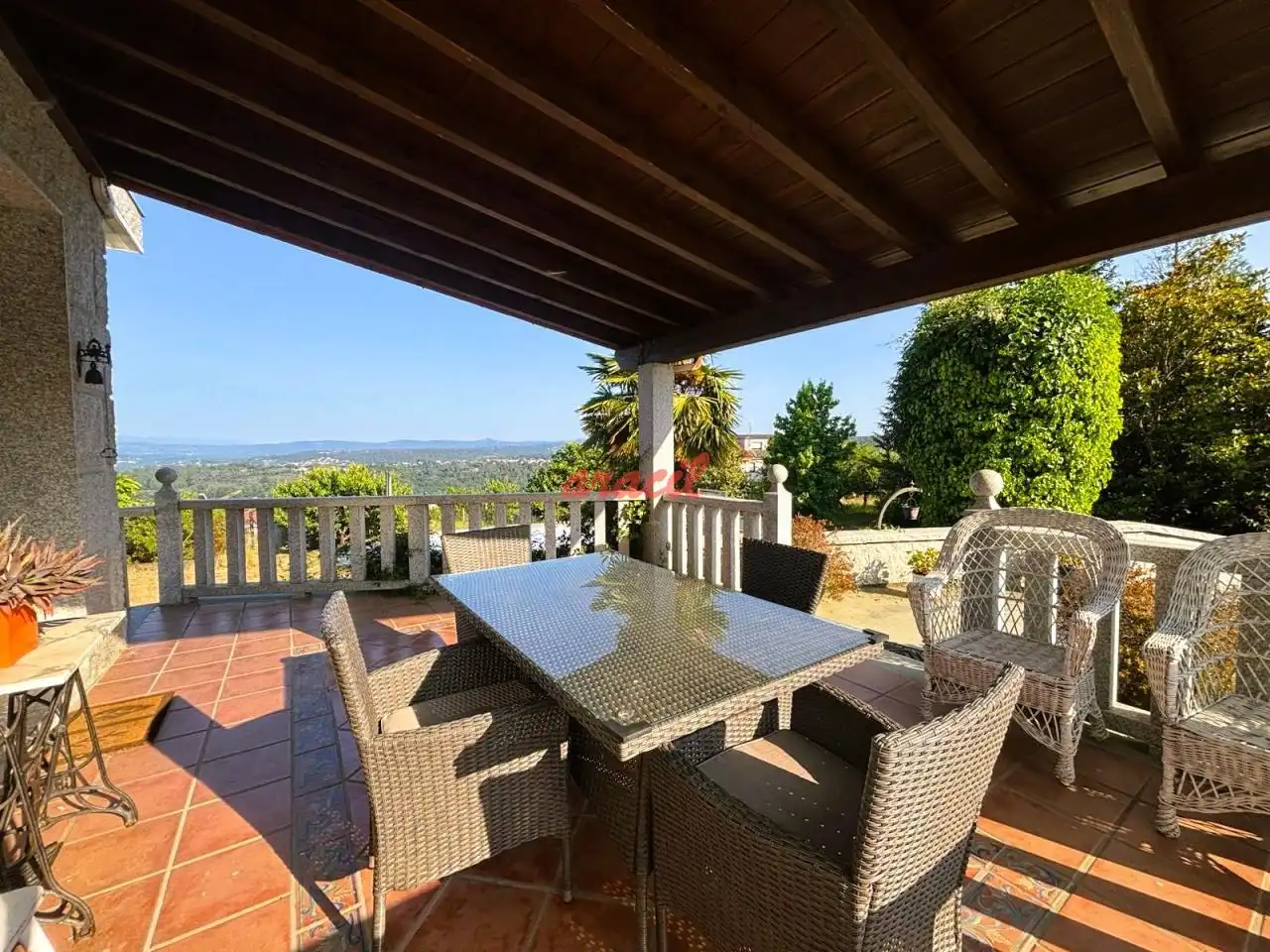 Chalet con terraza en venta en Toén, imagen 2