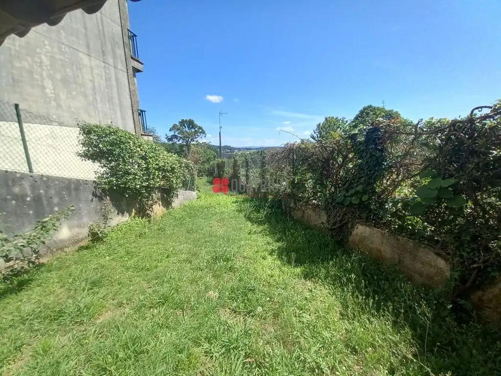 Casa o chalet de alquiler en Santiago de Compostela  con Calefacción, Jardín privado y Trastero