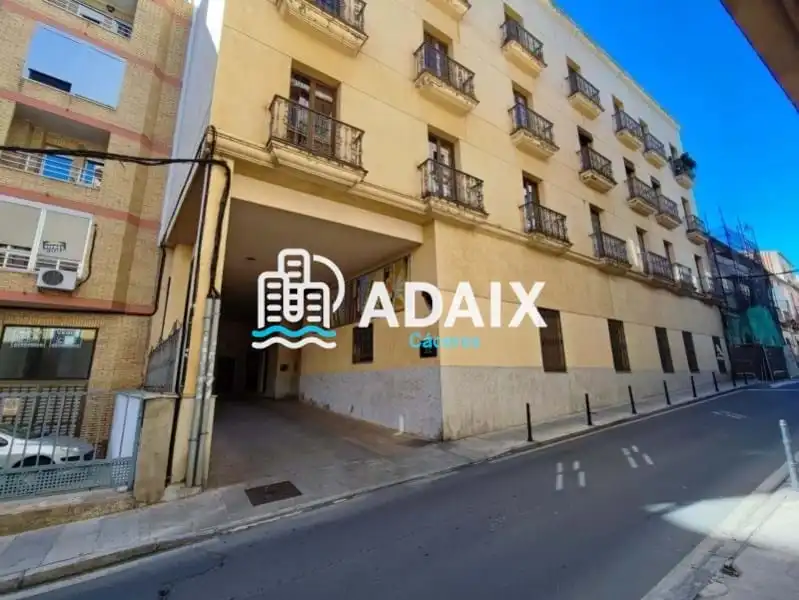 Ufficio con ascensore in affitto a C. Parras