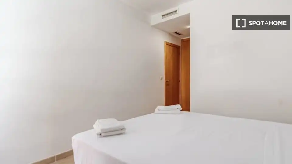 Dormitori de Apartament per a compartir en Canet d'En Berenguer amb Aire condicionat, Terrassa i Moblat