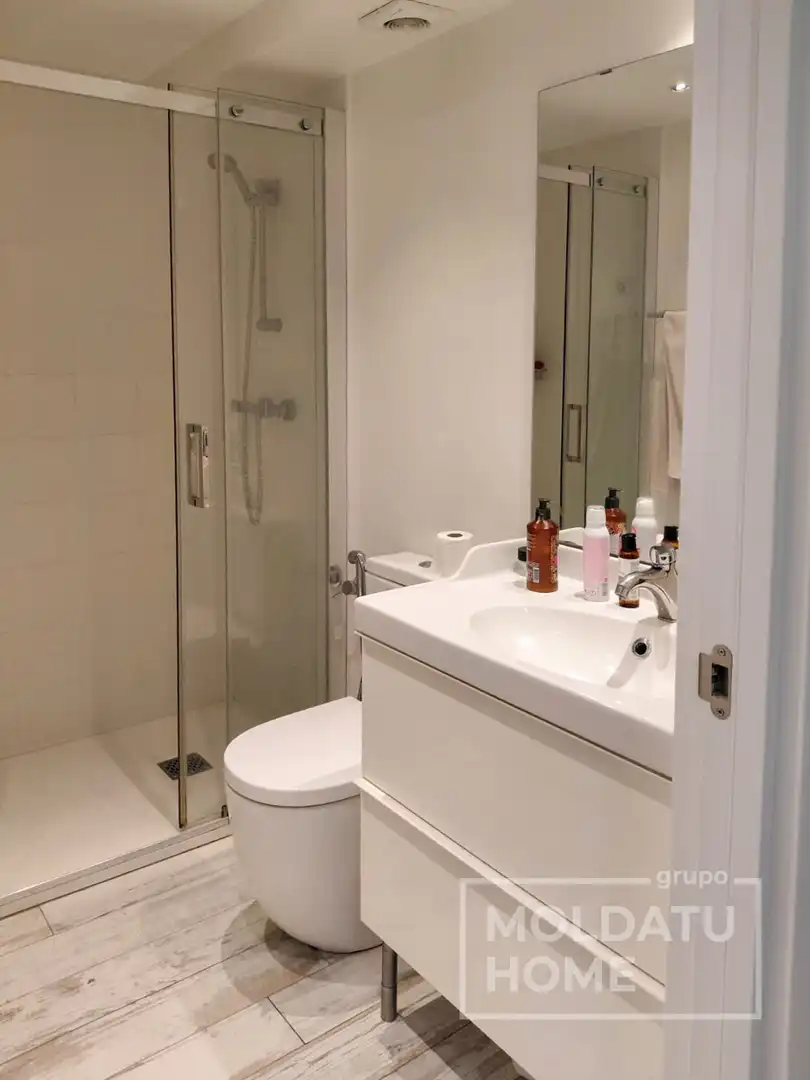 Bathroom of Flat for sale in Donostia - San Sebastián   with Heating and Storage room