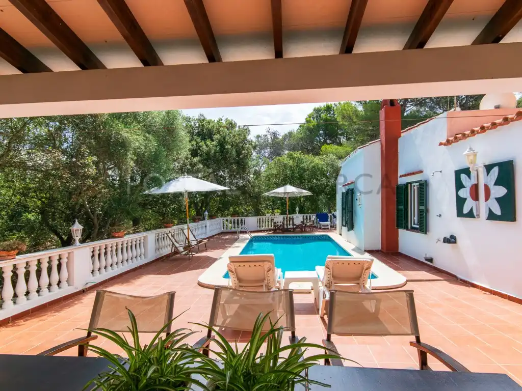 Vista exterior de Casa o xalet en venda en Es Mercadal amb Aire condicionat i Piscina