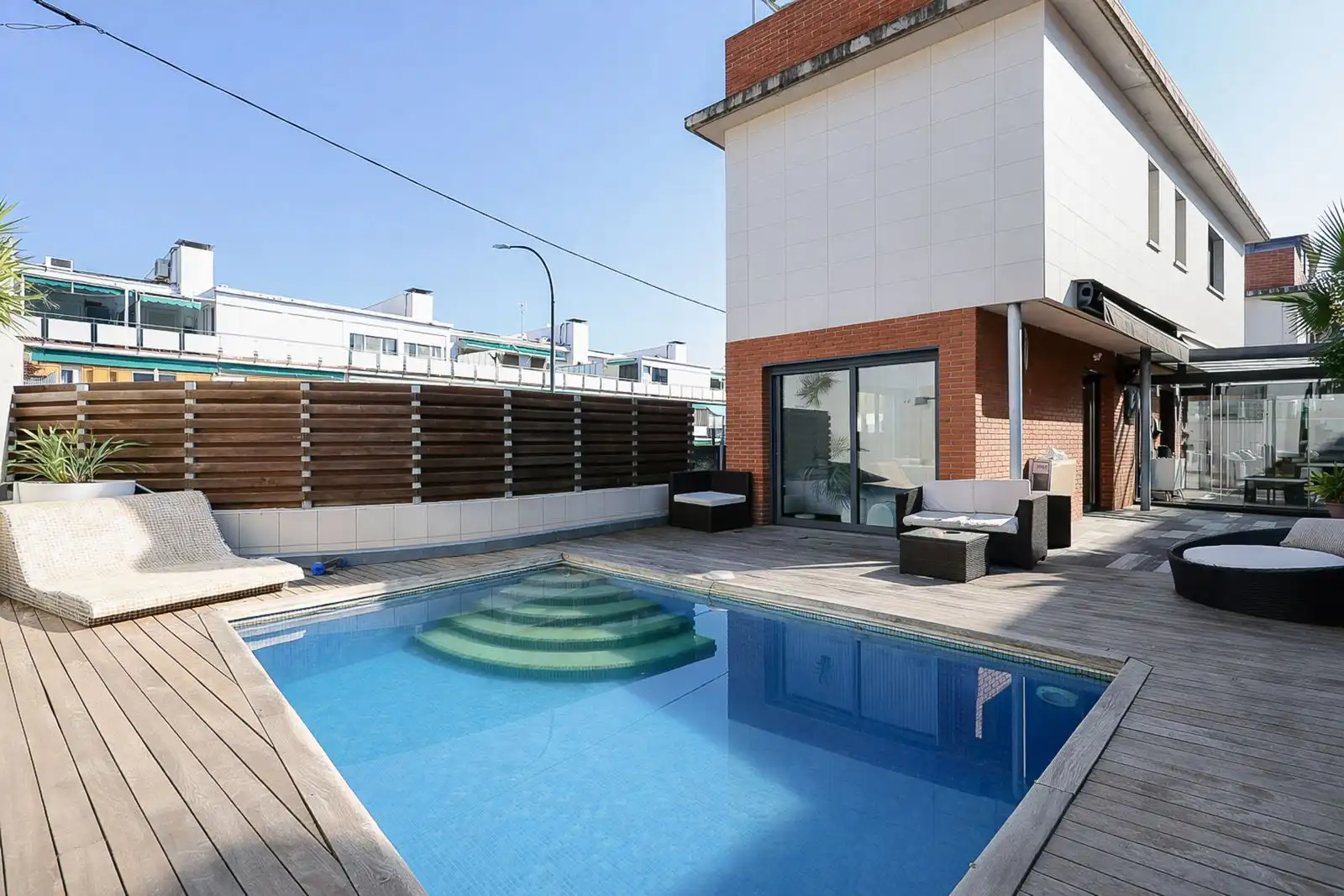 Swimming pool of Houses for sale in Castelldefels  with Air Conditioner, Heating and Parquet flooring