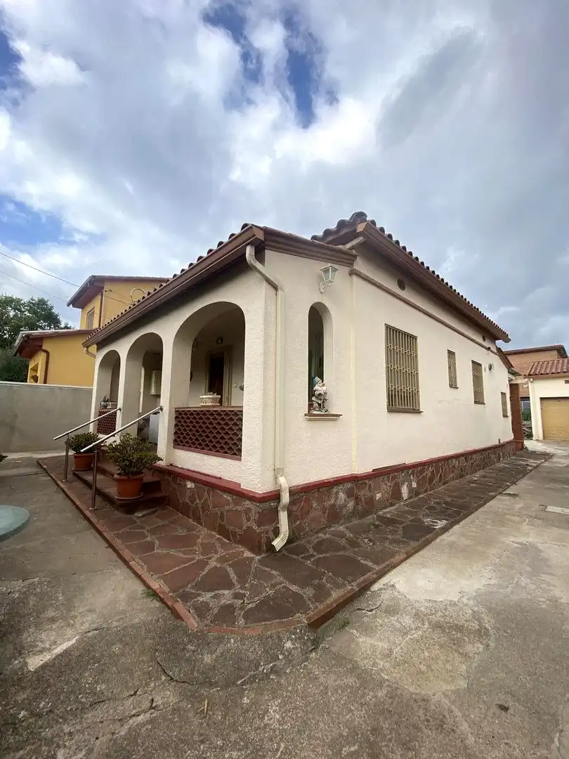 Exterior view of Houses for sale in Sant Andreu de la Barca  with Heating, Private garden and Terrace