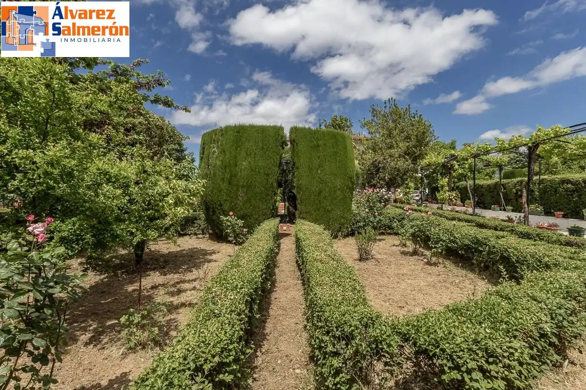 Jardín de Casa o chalet en venta en Huétor Vega con Aire acondicionado, Calefacción y Jardín privado