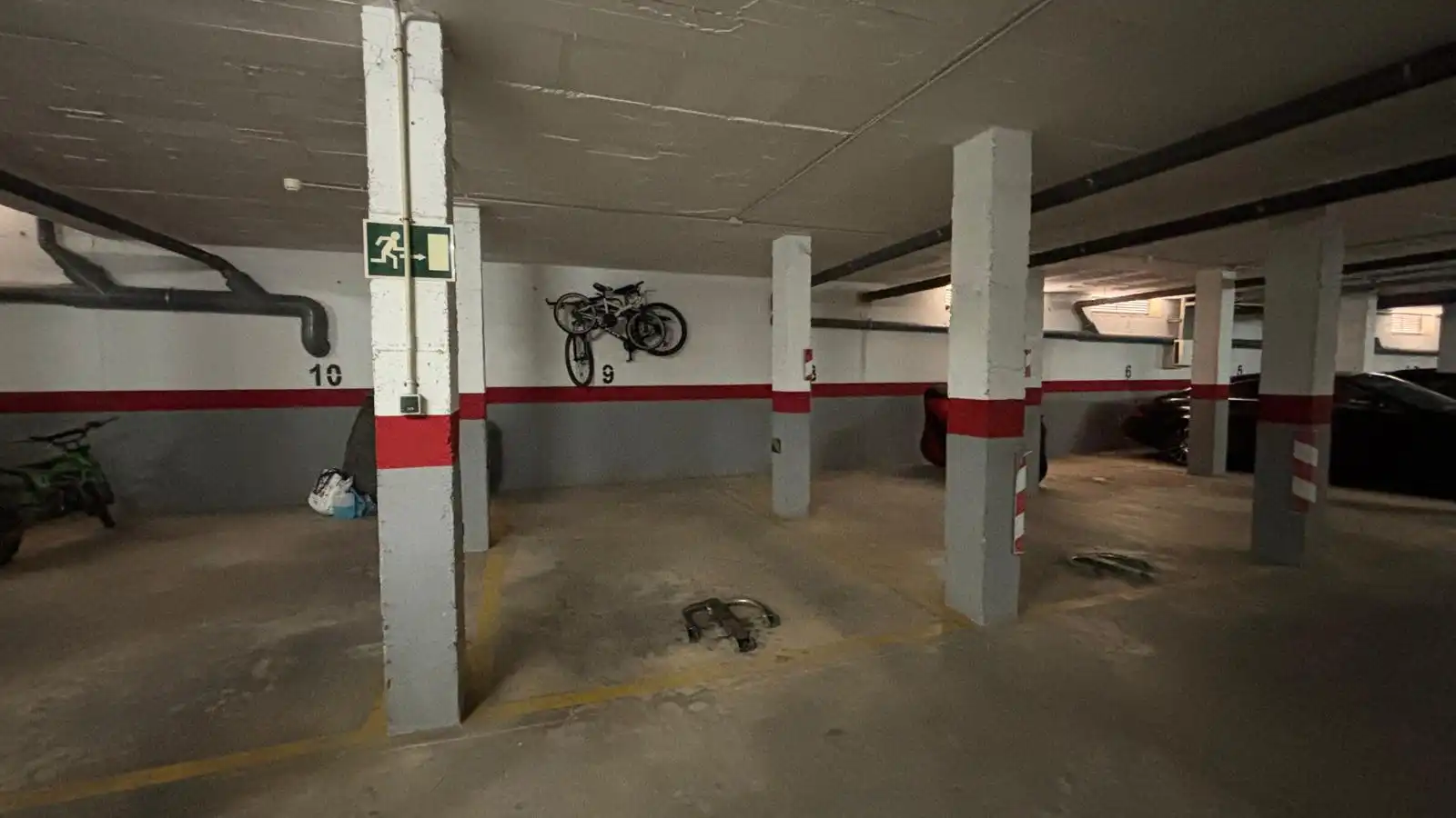 Aparcament de Àtic en venda en La Unión amb Terrassa i Piscina comunitària