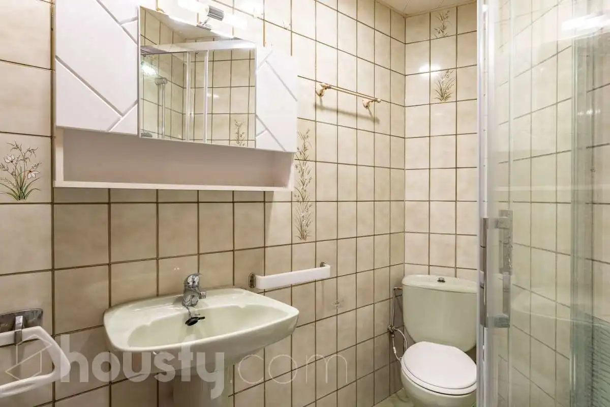 Bathroom of Flat for sale in Cornellà de Llobregat  with Air Conditioner