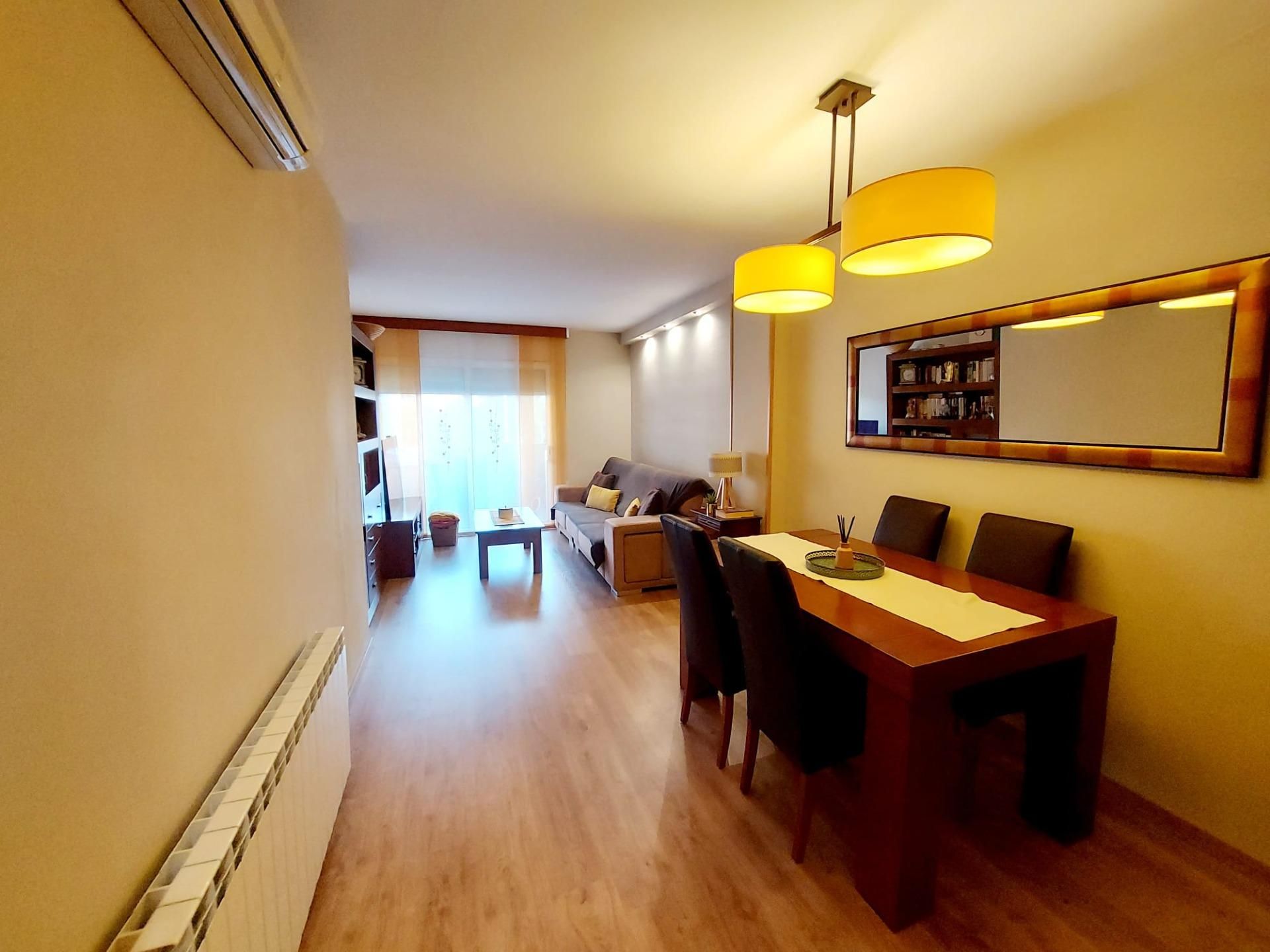 Sala de estar de Piso en venta en Sant Andreu de la Barca con Jardín privado, Parquet y Terraza