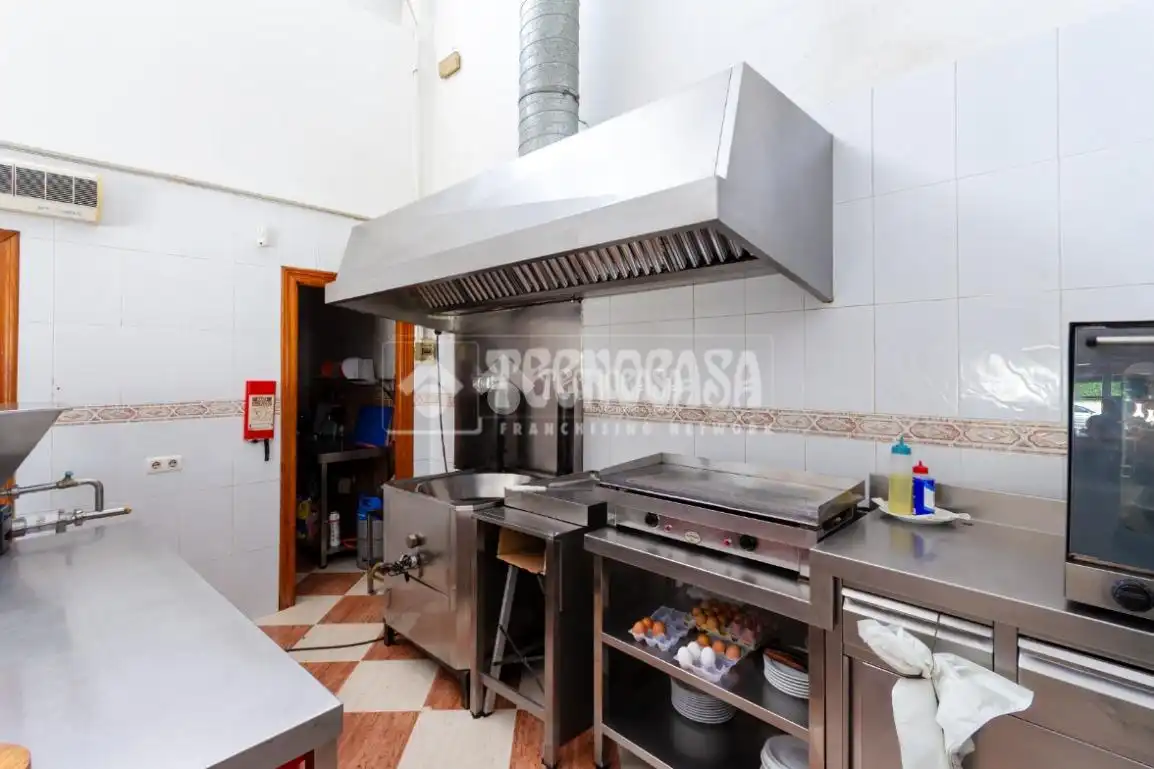 Cocina de Local en venta en Vélez-Málaga con Aire acondicionado