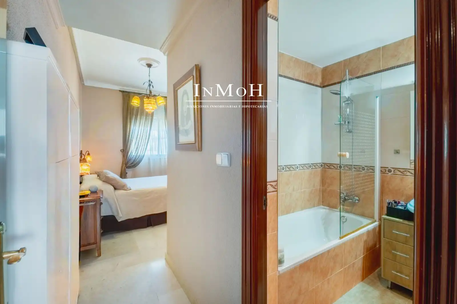 Badezimmer von Wohnung zum Verkauf in Cádiz mit Klimaanlage, Heizung und Terrasse