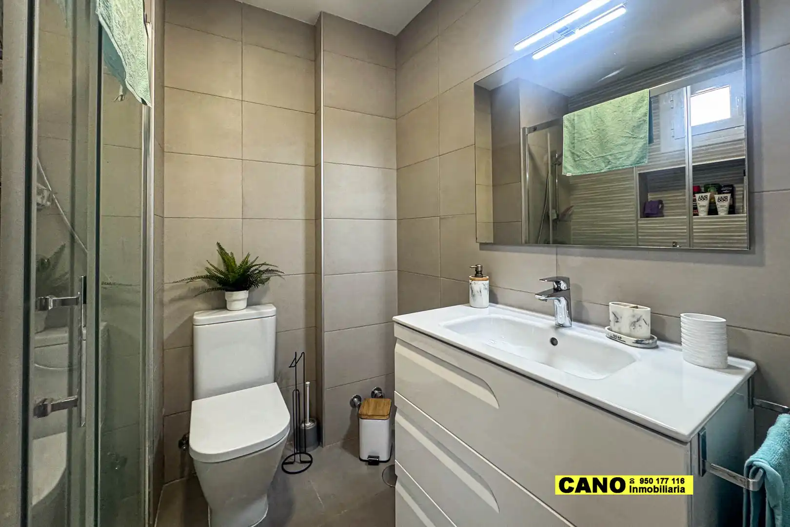 Piso en venta en Paseo de Almeria, Centro
