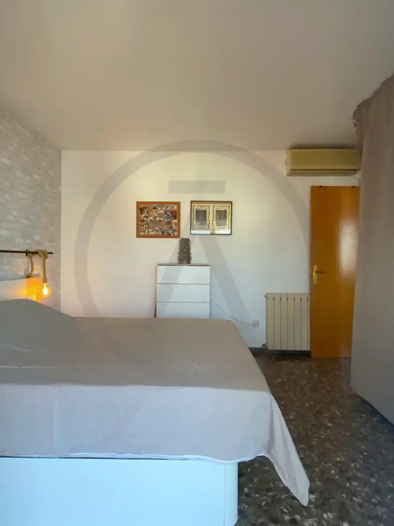 Habitación de Ático en venta en Terrassa con Calefacción, Terraza y Trastero