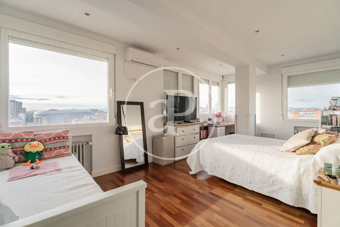 Schlafzimmer von Wohnung zum Verkauf in Madrid mit Klimaanlage und Heizung