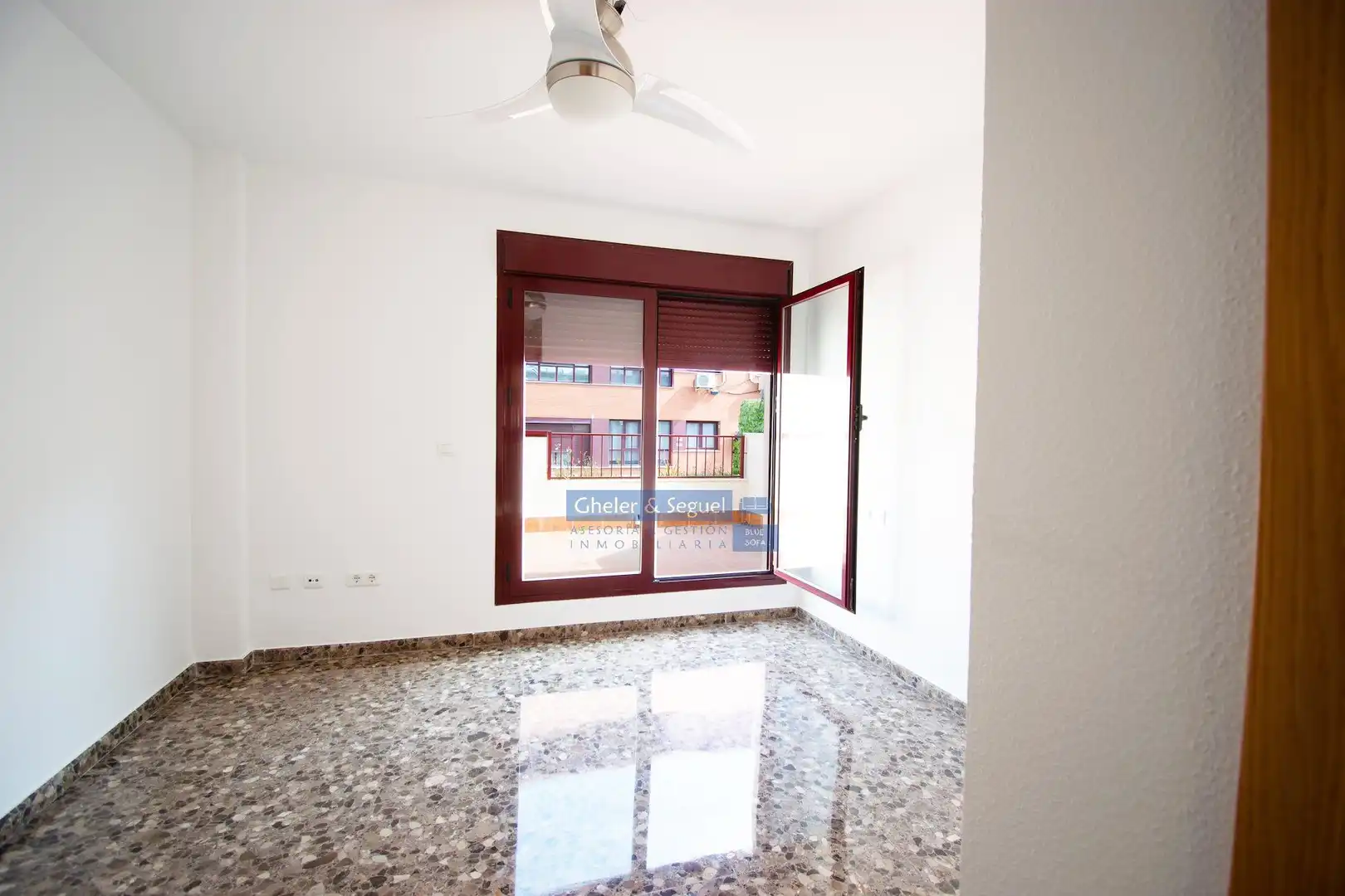 Casa adosada en venta en Sagunto / Sagunt con Terraza y Balcón