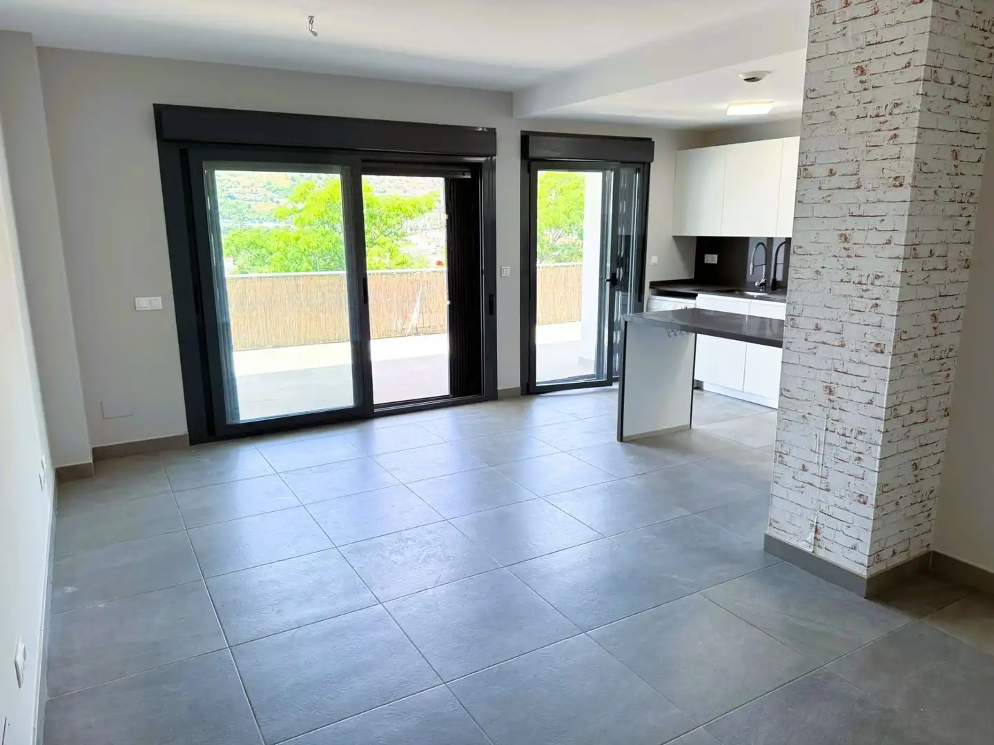 Küche von Wohnung zum Verkauf in Almuñécar mit Klimaanlage, Heizung und Terrasse