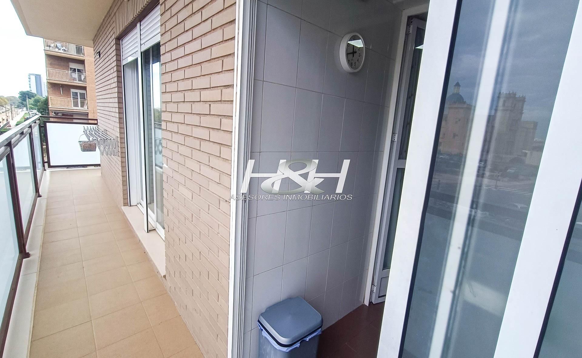 Balcony of Flat for sale in  Valencia Capital  with Storage room and Balcony