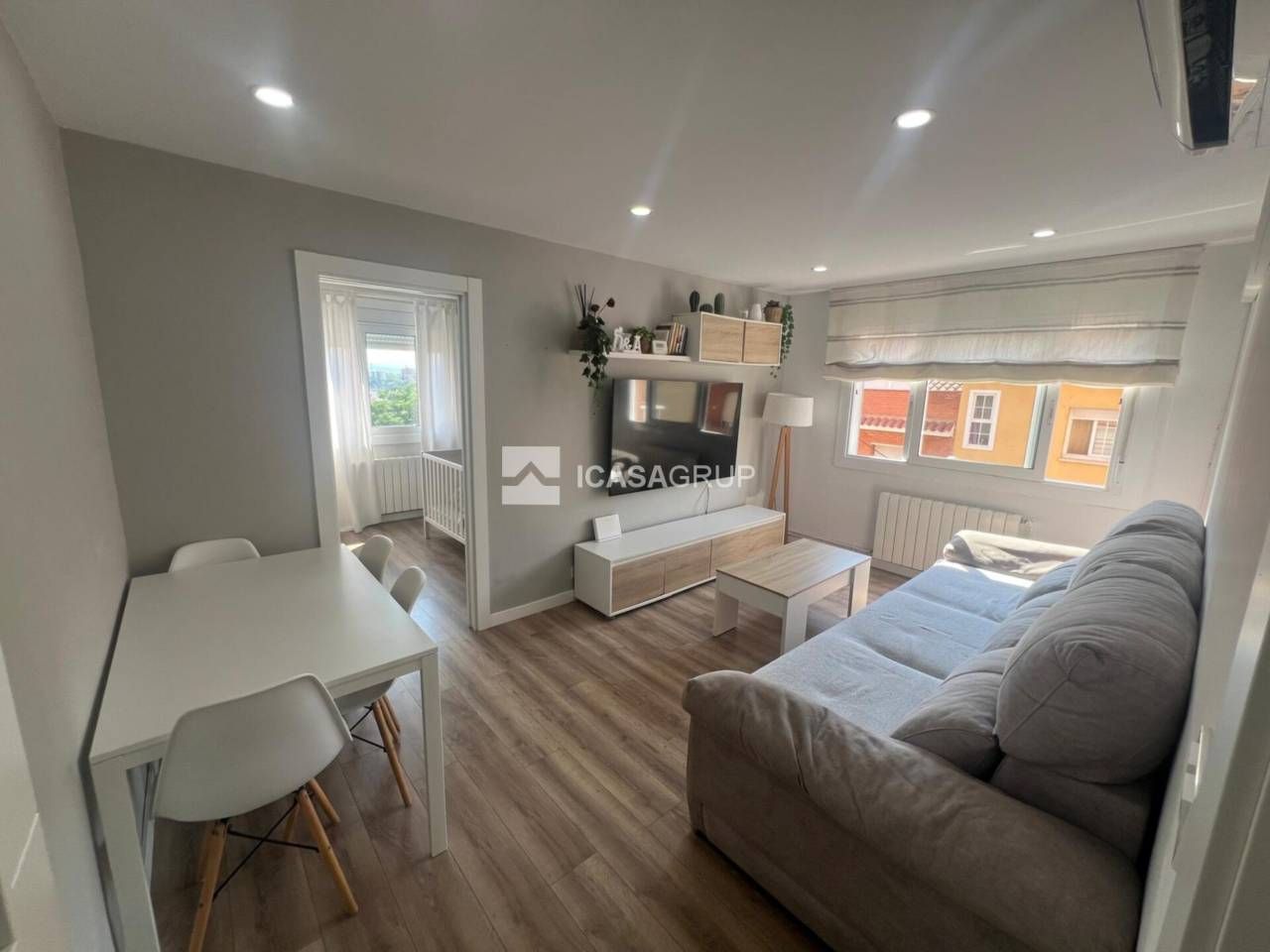 Living room of Flat for sale in Rubí  with Air Conditioner, Heating and Balcony